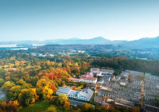 Shusheng. No.1 Courtyard of True Floor Heating (West Lake Lingyin Store) Отели рядом с достопримечательностью «Shuangfeng Chayun Scenic Resort»