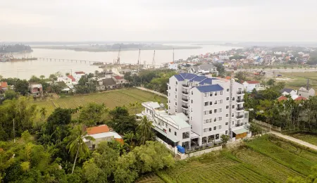 Eco Lux Riverside Hotel & Spa Отели в г. Duy Xuyen District