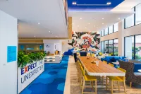 Holiday Inn Express TAICHUNG FENGCHIA by IHG - 4-Star