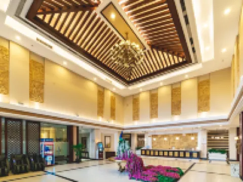 Country Garden Phoenix Hot Spring Center Soup Kitchen Hotels in Xianning