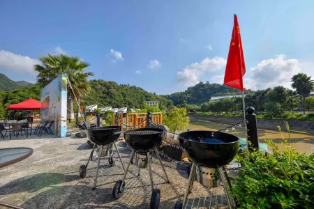 Travelfun RV Campground Отели рядом с достопримечательностью «Yongding Ancient Town»