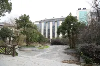 Wudangshan Yuanzhongshu Homestay - พร้อมระเบียง
