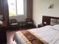 Three Gate 9 1 Hotel - Homestays