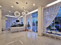 Green World Hotel