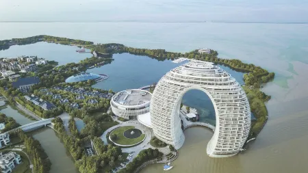 Sheraton Huzhou Taihu Lake Hot Spring Resort & Spa Отели рядом с достопримечательностью «Qiucheng City Ruins»