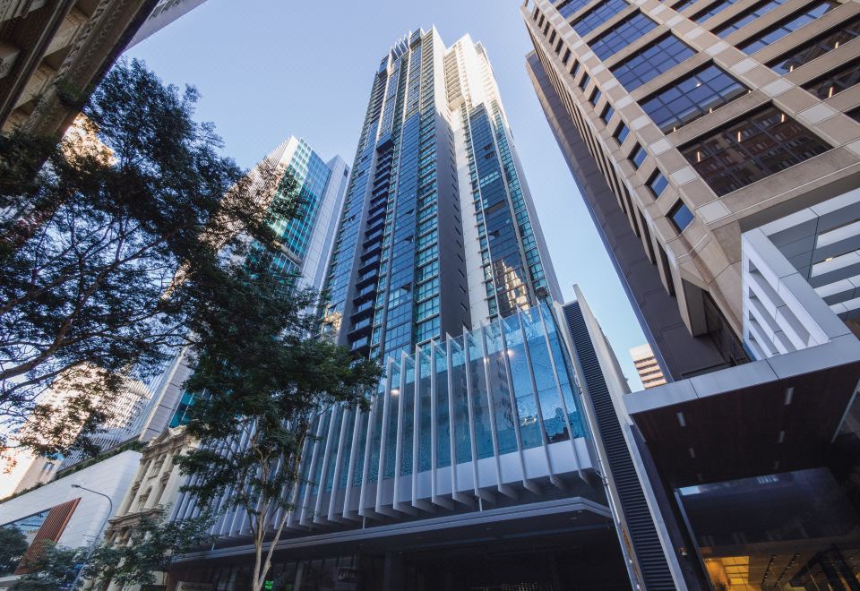 3. 오크스 브리즈번..