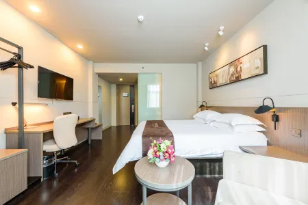 Jinjiang Inn Select Hotel (Nanning Railway Station Chaoyang Square)