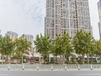 維也納國際酒店（泉州晉江寶龍廣場喬丹中心店） 鄰近沃爾瑪購物廣場(晉江店)的酒店