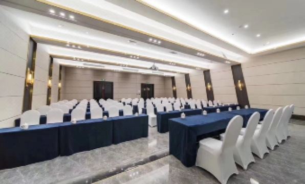 Lanpu Light Luxury Art Holiday Hotel