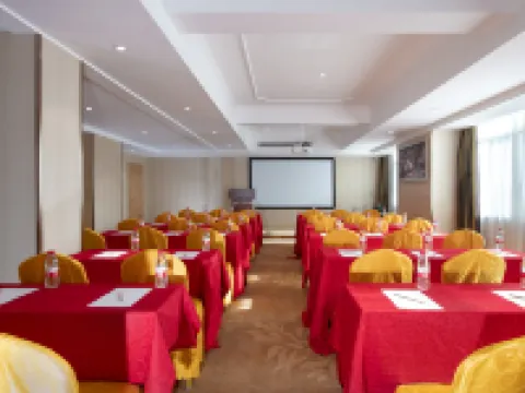 Vienna Hotel (Shou County Jingrun Central City) Hotels in Shou County