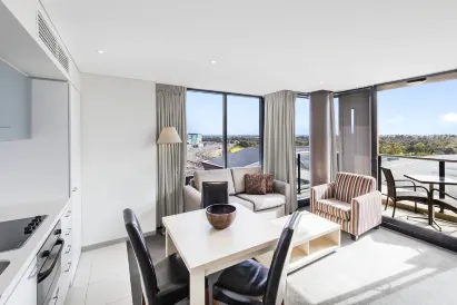 Oaks Adelaide Horizons Suites