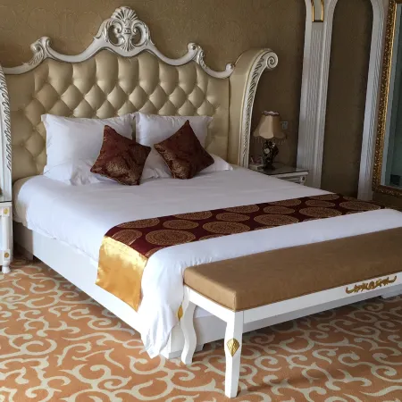 Oriental Crown Holiday Hotel