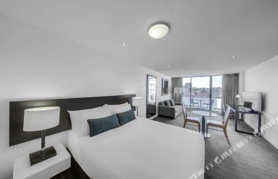 伍倫貢亞丁納酒店