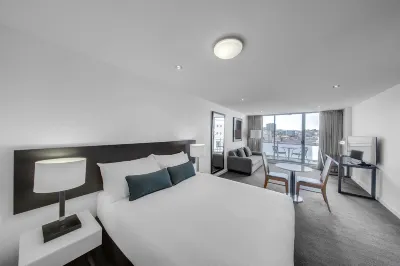 Adina Apartment Hotel Wollongong Hotel dekat Fresh on Crown Caffe