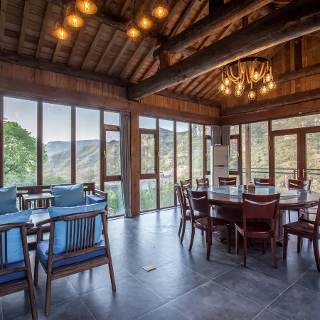 Yuntaishan Puju Lakeside Homestay