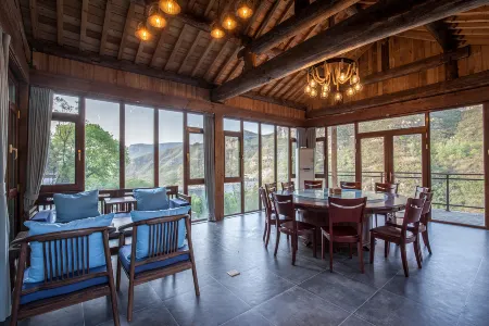 Puju Hupan Hotel Отели рядом с достопримечательностью «Wan Shan Temple»