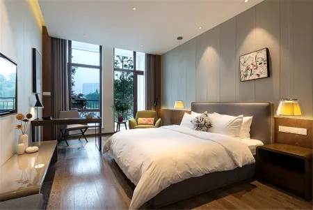 Sunshine Peninsula Jinsha Hotel