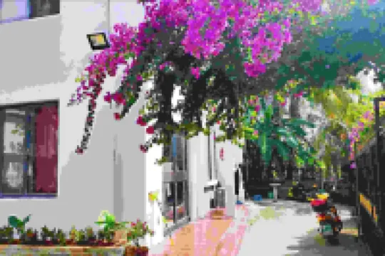 Sanya Phoenix Qiaoqiao Travel Rent (Sanya Bay Phoenix International Airport Store) Hotels near Sanya Airport