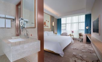 Vienna Hotel (Zhaoqing East Railway Station Dinghushan Scenic Area)