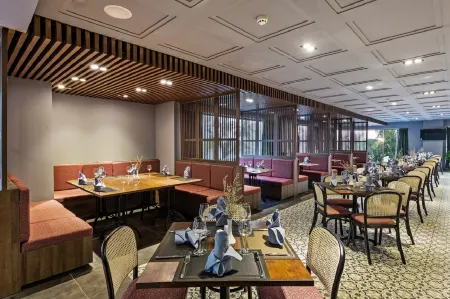 Sunset Beach Resort and Spa Отели рядом с достопримечательностью «Chinh Toa Dalat»