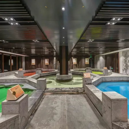 Maple Leaf Village Hot Spring Resort