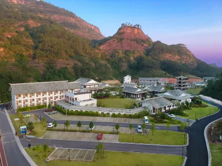 Yangxin Academy Hotel Отели рядом с достопримечательностью «Doujiao Mountain Scenic Area»