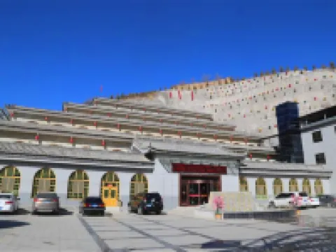 Huang Long  Yao Dong Bin Guan Hotels in Huanglong