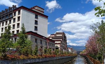 Hilton Garden Inn Shangri-La