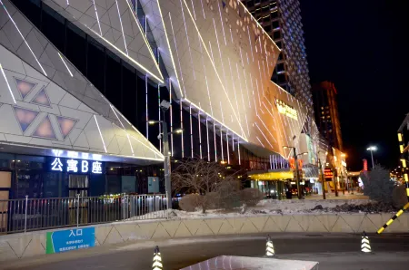 Qiqihar Wanda Golden Waterfront Apartment Hotel (Wanda Plaza Qiqihar Medical College Branch) Отели рядом с достопримечательностью «Wangjiang Pavilion»