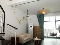 潍坊流动的拾光公寓 - 舒适loft一室一厅套房