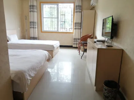 pby Отели рядом с достопримечательностью «Chishui Danxia Tourist Area · Great Waterfall»