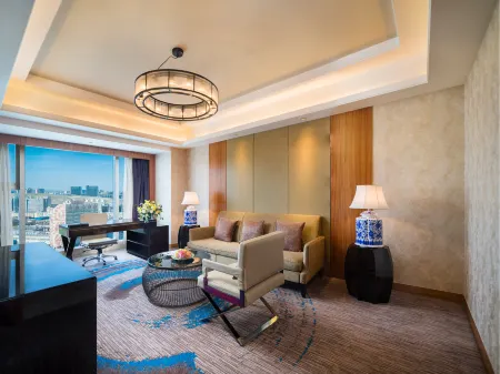 Universal Hotel Urumqi Отели рядом с достопримечательностью «Xinjiang Institute of Engineering»