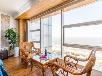烟台美乐乐酒店式公寓 - 金沙滩双卧高级落地大窗海景家庭房