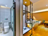 Xana Lite Hotel (Cangxi County Government Jingang International) - parking