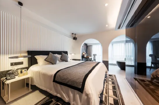 เมอร์เคียวหลานเยว่ (ถนนคนเดินปักกิ่ง ดาฟอซิ กว่างโจว)