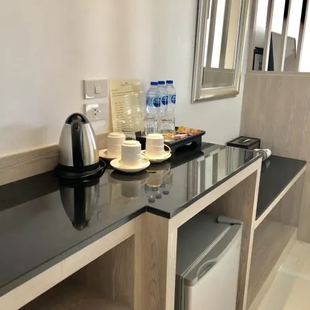 Methavalai Residence Hotel Отели рядом с достопримечательностью «Школа Сатривитайя»