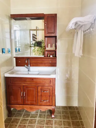 Shangri-La Mid-Mountain Inn Отели рядом с достопримечательностью «Habacun»