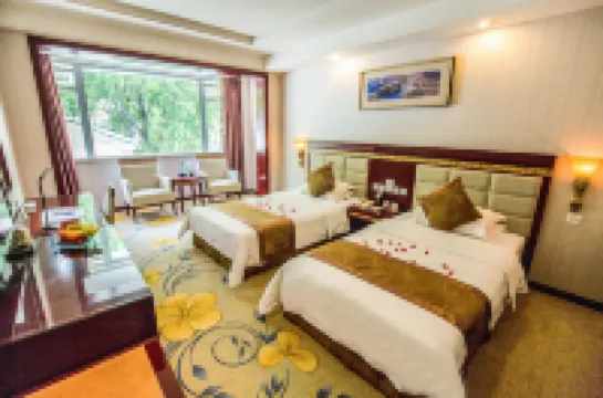 โรงแรมรีสอร์ทจิ่วไจ้