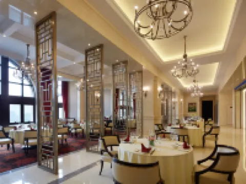 Yinrun Jinjiang Castle Hotel 安吉のホテル