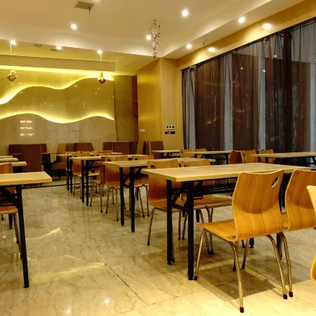 Head Holiday Hotel