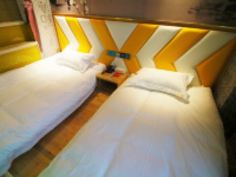 上海云泉主题酒店 - 家庭房