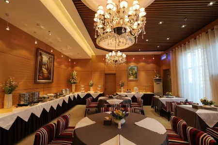 Mercure Hotel Feitian (Lanzhou Railway Station Subway Station) Отели рядом со станцией Lanzhou East Railway Station