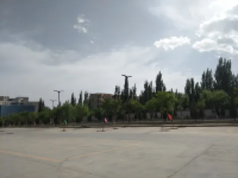 บิสซิเนส โฮเต็ล ไปว่านเจีย