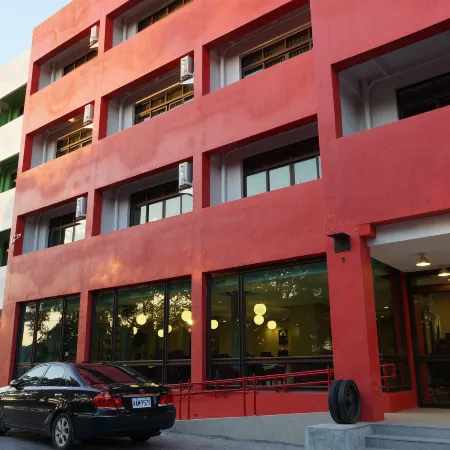 823Tourist Hotel