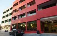 823Tourist Hotel