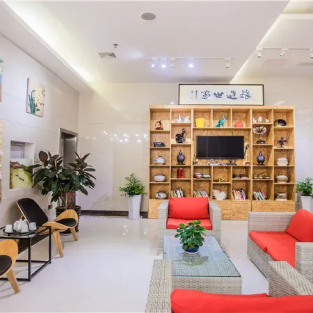 Yilan Hotel Отели рядом с достопримечательностью «Holiday Bus Station (Dawangfeng Road)»