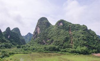 Yishuiwan Resorts Hotel(Yangshuo Yulong River Tourist Resort)