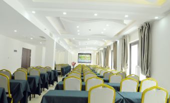 Aoliyang Business Hotel (Zhuanghe Jinma Plaza)