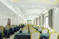 Aoliyang Business Hotel (Zhuanghe Jinma Plaza)