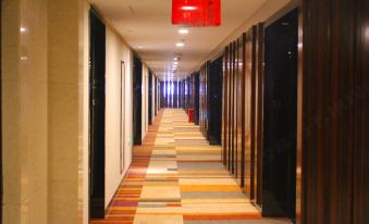 Vest Holiday Hotel